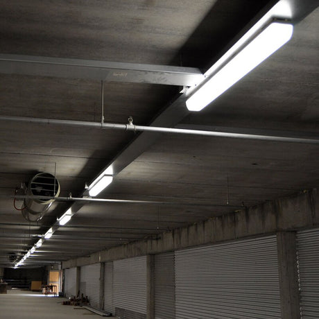 https://desk.syncspider.com/media/3887364/dotlux-led-feuchtraumleuchte-simply-ip54-1160mm-51w-4000k-ik10-dali~4.jpg