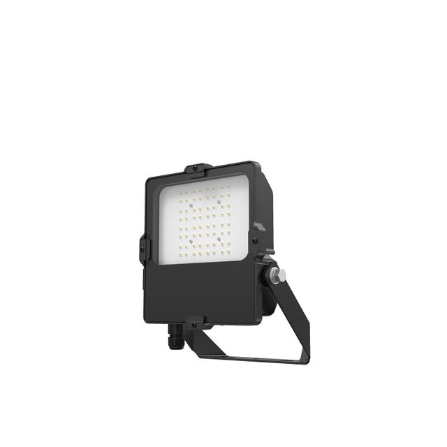 https://desk.syncspider.com/media/3887688/dotlux-led-fluter-lensplus-50w-3000k-15-abstrahlwinkel.jpg