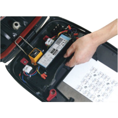 https://desk.syncspider.com/media/3884602/dotlux-led-strassenleuchte-belugamini-73w-4000k-ski-ohne-mastaufnahme~4.jpg
