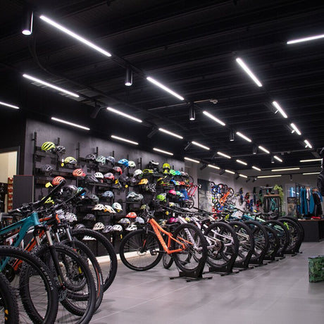 https://desk.syncspider.com/media/3885128/dotlux-led-tracklight-sticktrack-30w-12m-colorselect-schwarz~2.jpg