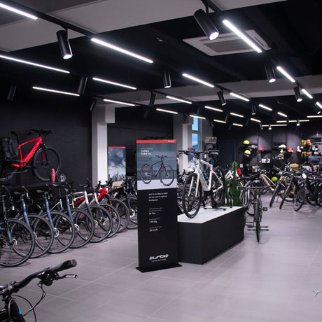 https://desk.syncspider.com/media/3885130/dotlux-led-tracklight-sticktrack-30w-12m-colorselect-schwarz~4.jpg