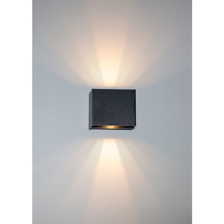 https://desk.syncspider.com/media/3885127/dotlux-led-wandleuchte-beamo-10w-3000k-schwarz~10.jpg