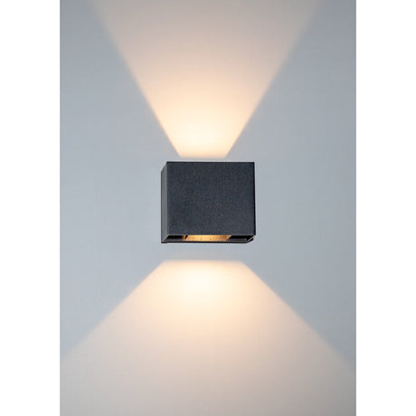 https://desk.syncspider.com/media/3885124/dotlux-led-wandleuchte-beamo-10w-3000k-schwarz~7.jpg