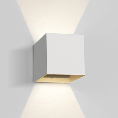 67398C/W/W WEISS WALL 2x3W WW IP54 DARK LIGHT 100-240V