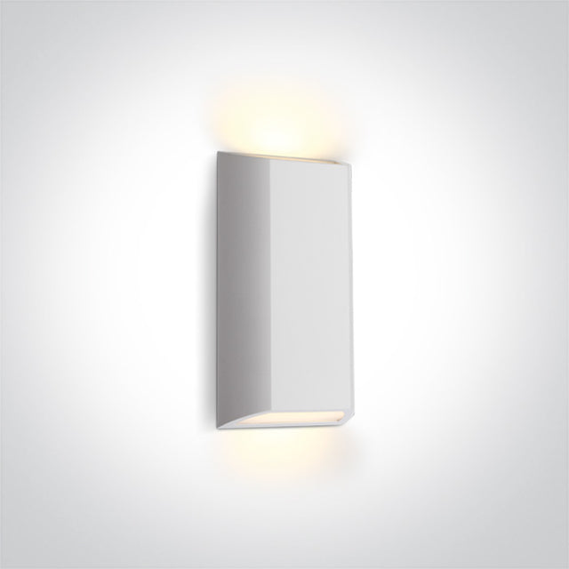 67512/W/V WEISS WALL LIGHT 8W CCTV IP65 230V